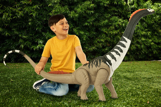 Jurassic World Rebirth Super Colossal Titanosaurus Dinosaur, 53 inch Long Movie-Accurate Herbivore